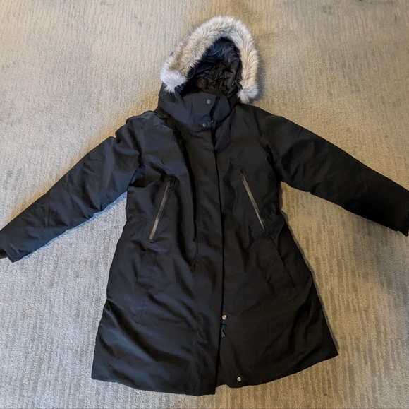 Athleta Rainout Outbound Parka - Picture 9 of 13